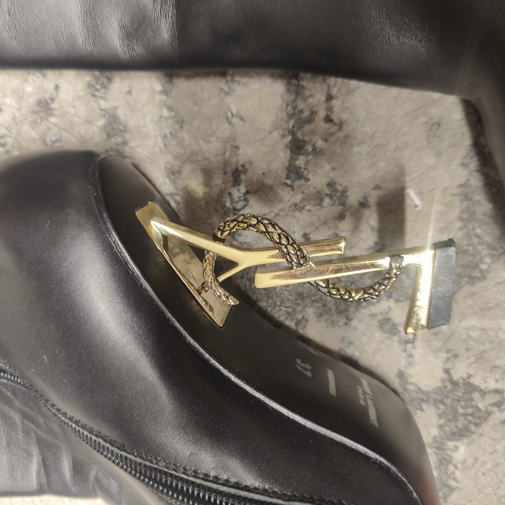 Elegant Black Ankle Boots - Picture 4 of 16